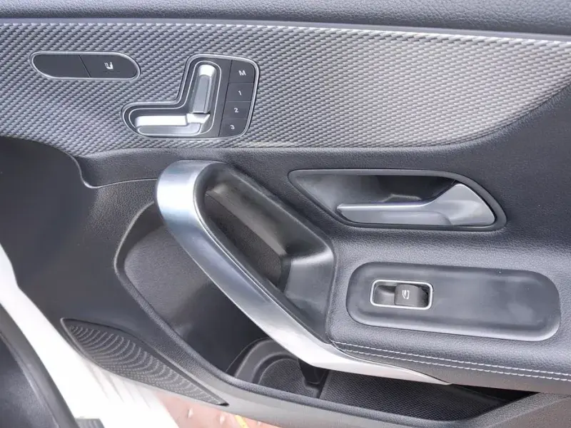 2022 Mercedes-Benz A-Класс с пробегом 91 082 км