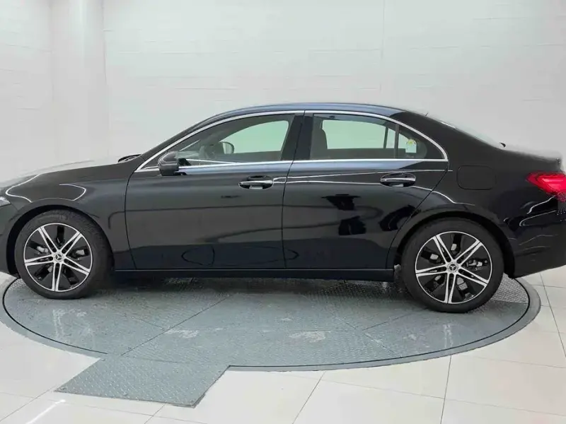 2025 Mercedes-Benz A-Класс с пробегом 246 км