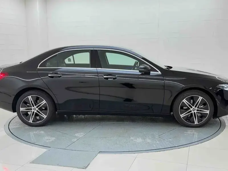 2025 Mercedes-Benz A-Класс с пробегом 246 км