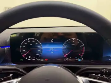 2025 Mercedes-Benz A-Класс с пробегом 246 км