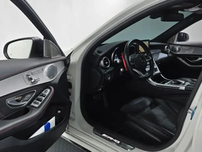 2017 Mercedes-Benz C-Класс с пробегом 100 321 км