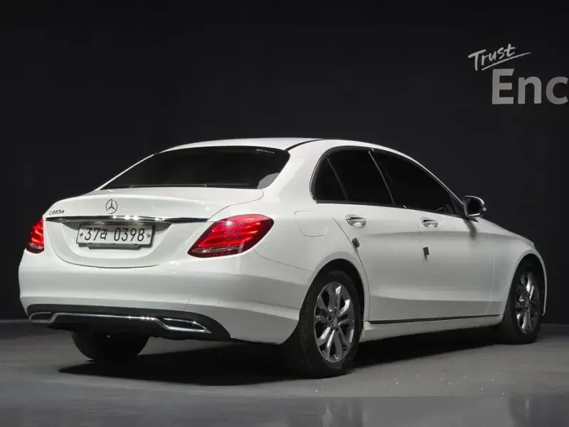 2015 Mercedes-Benz C-Класс с пробегом 240 037 км