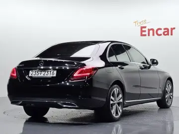 2020 Mercedes-Benz C-Класс с пробегом 65 772 км
