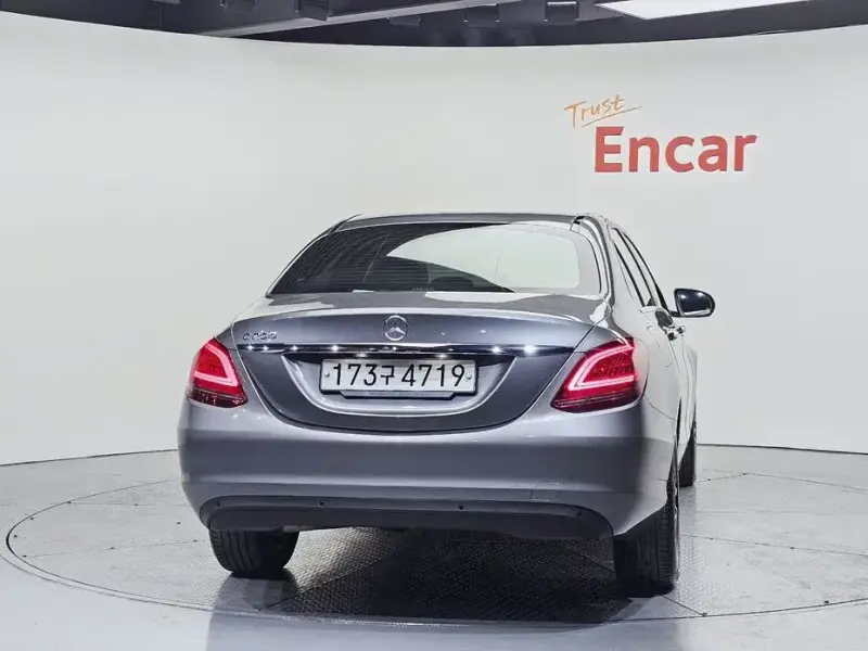 2020 Mercedes-Benz C-Класс с пробегом 33 237 км