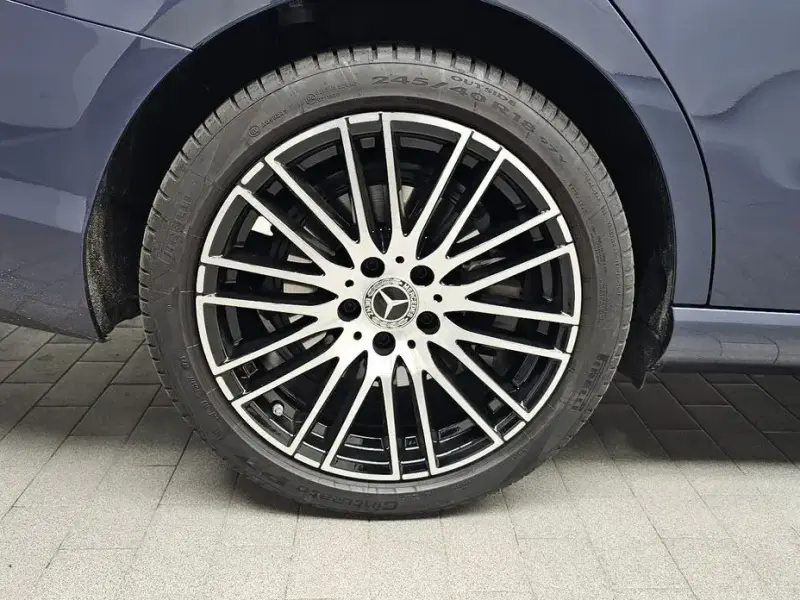 2025 Mercedes-Benz C-Класс с пробегом 8 192 км