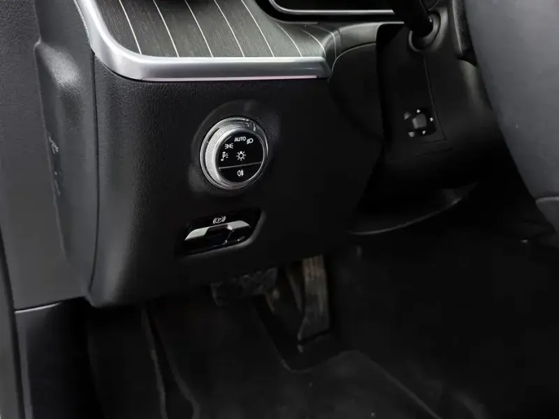 2025 Mercedes-Benz C-Класс с пробегом 2 013 км