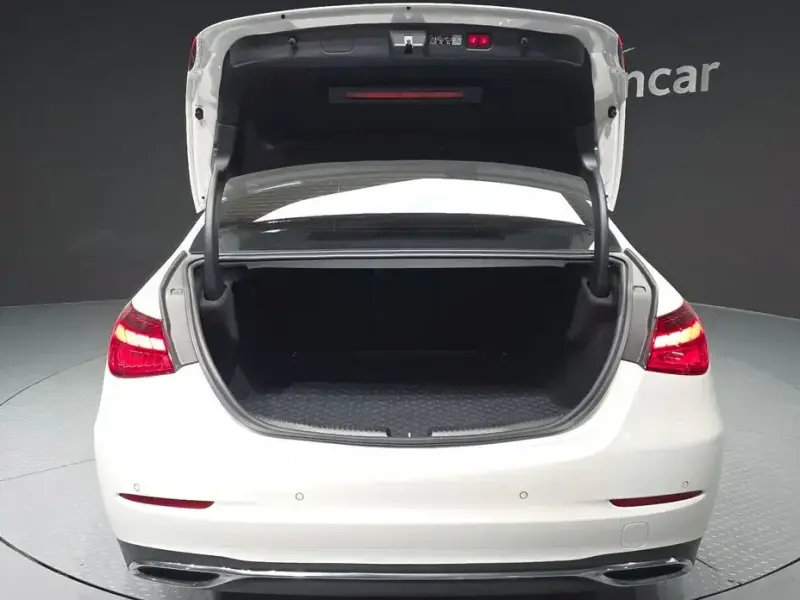 2023 Mercedes-Benz C-Класс с пробегом 16 585 км