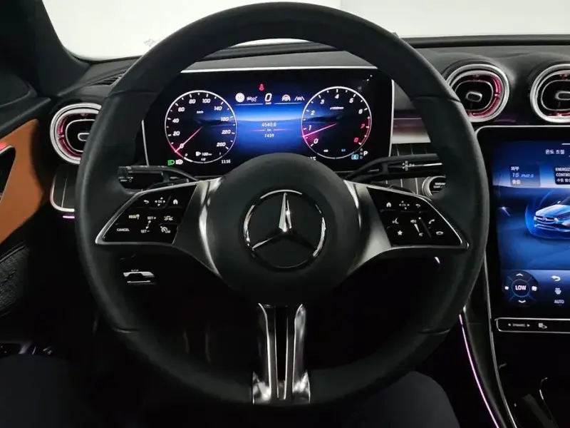 2025 Mercedes-Benz C-Класс с пробегом 7 435 км