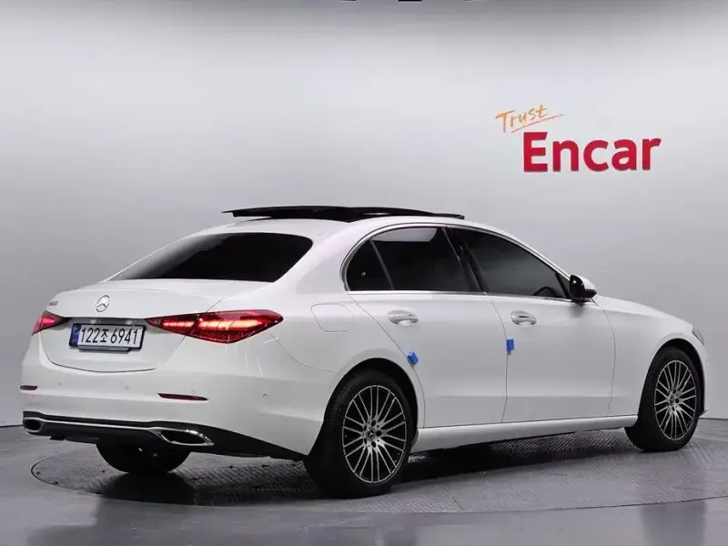 2025 Mercedes-Benz C-Класс с пробегом 2 406 км