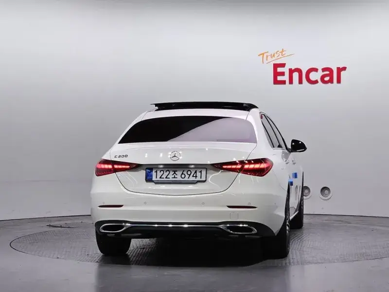 2025 Mercedes-Benz C-Класс с пробегом 2 406 км