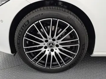 2025 Mercedes-Benz C-Класс с пробегом 2 406 км