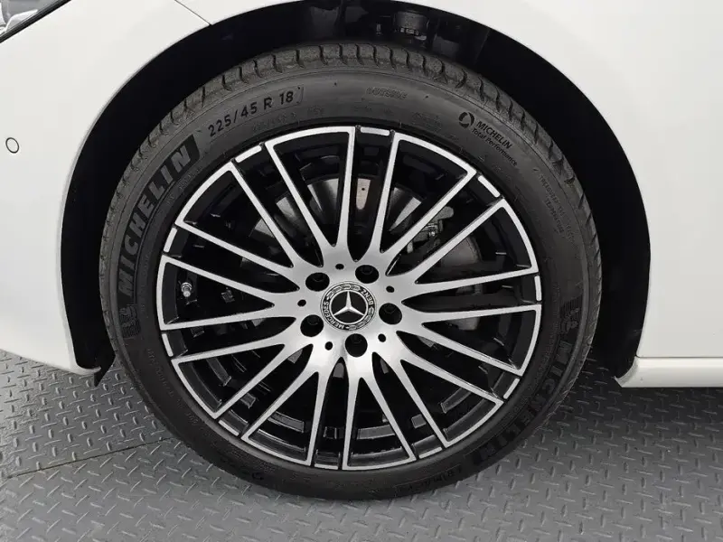 2025 Mercedes-Benz C-Класс с пробегом 2 406 км