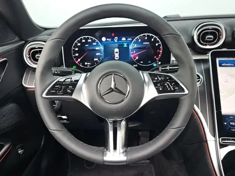 2025 Mercedes-Benz C-Класс с пробегом 2 406 км