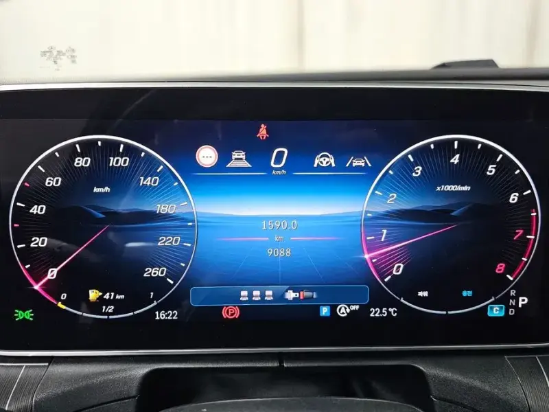 2025 Mercedes-Benz C-Класс с пробегом 9 088 км