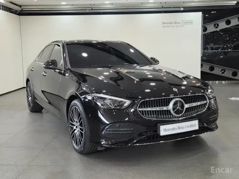 2025 Mercedes-Benz C-Класс с пробегом 14 301 км