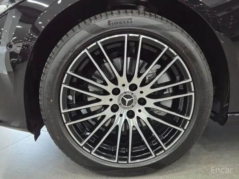 2025 Mercedes-Benz C-Класс с пробегом 14 301 км