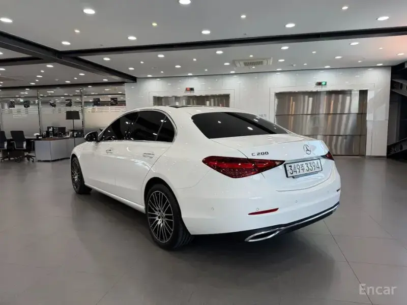 2024 Mercedes-Benz C-Класс с пробегом 12 617 км