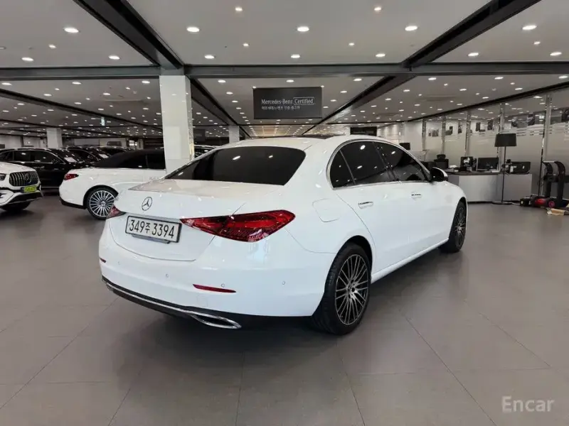 2024 Mercedes-Benz C-Класс с пробегом 12 617 км