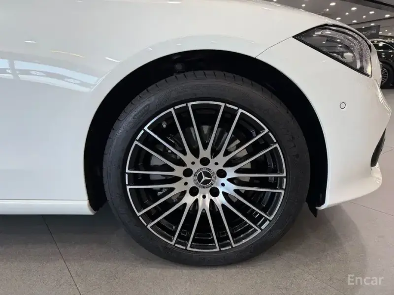 2024 Mercedes-Benz C-Класс с пробегом 12 617 км