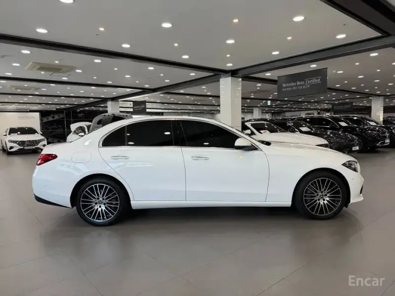 2024 Mercedes-Benz C-Класс с пробегом 12 617 км