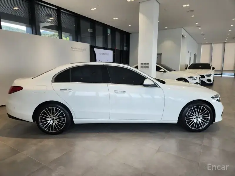 2025 Mercedes-Benz C-Класс с пробегом 18 445 км