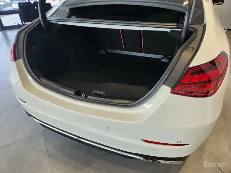 2025 Mercedes-Benz C-Класс с пробегом 18 445 км