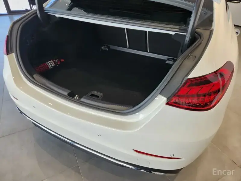 2025 Mercedes-Benz C-Класс с пробегом 18 187 км