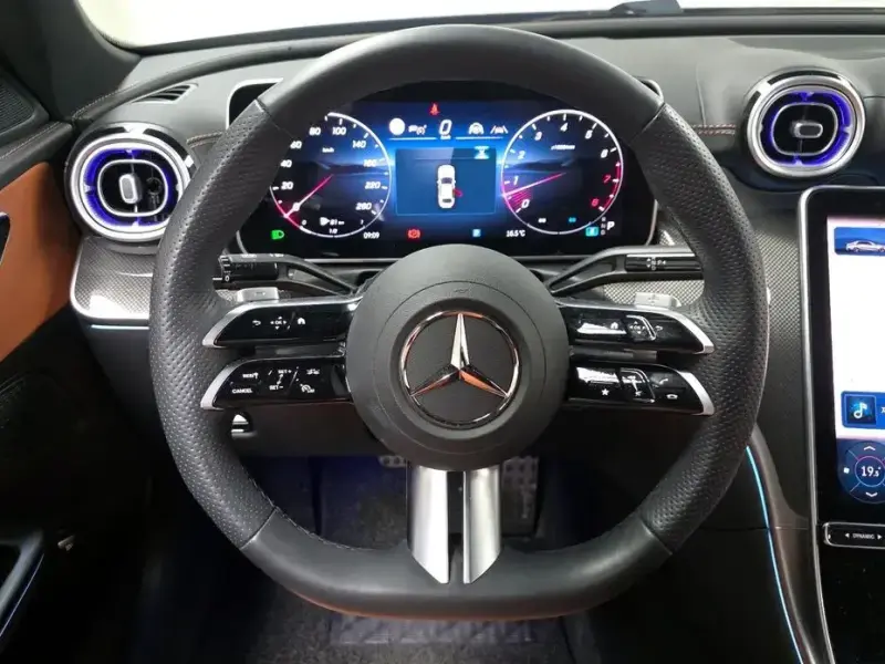 2025 Mercedes-Benz C-Класс с пробегом 4 302 км