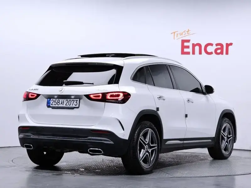 2022 Mercedes-Benz GLA с пробегом 14 385 км