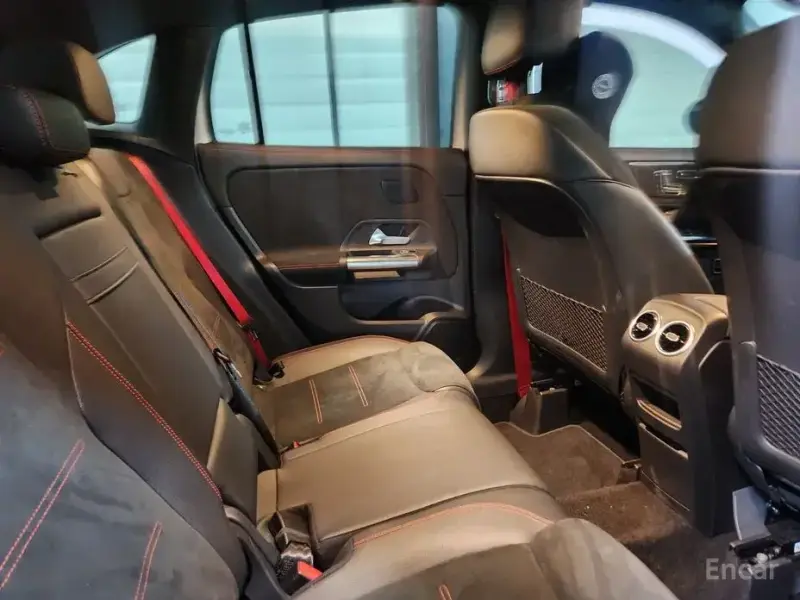 2023 Mercedes-Benz GLA с пробегом 40 010 км