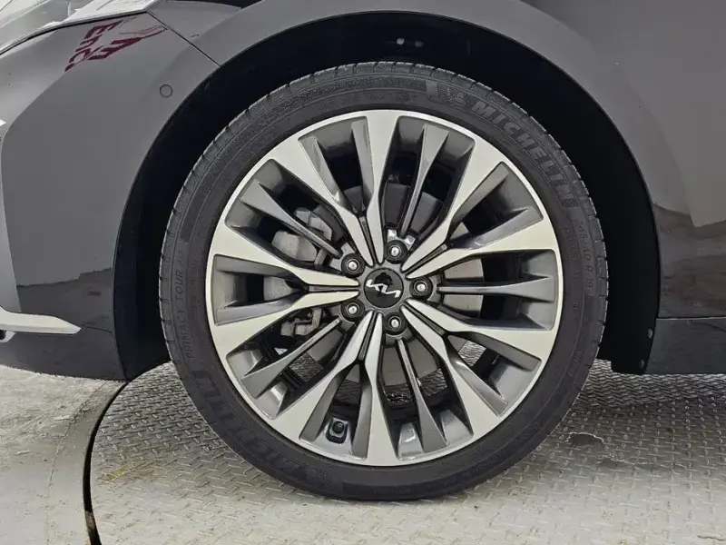 2023 Kia K8 с пробегом 28 462 км