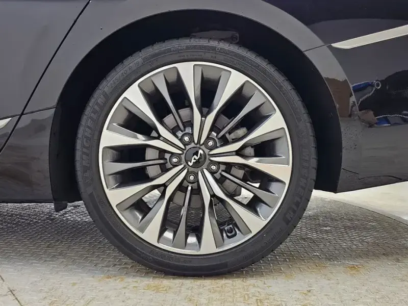 2023 Kia K8 с пробегом 28 462 км
