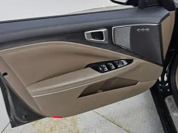 2023 Kia K8 с пробегом 28 462 км