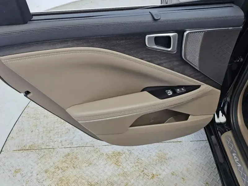 2023 Kia K8 с пробегом 28 462 км