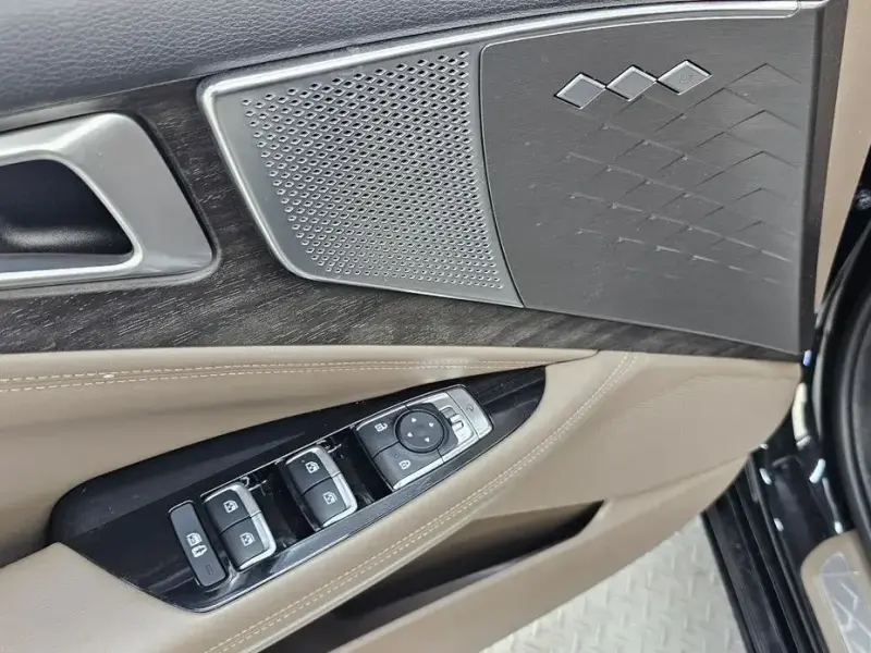 2023 Kia K8 с пробегом 28 462 км