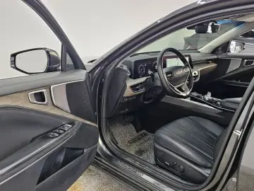 2023 Kia K8 с пробегом 74 058 км