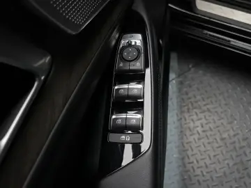 2023 Kia K8 с пробегом 75 643 км