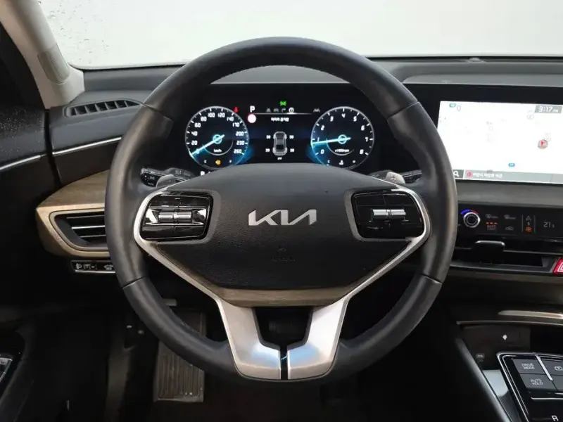 2023 Kia K8 с пробегом 23 126 км