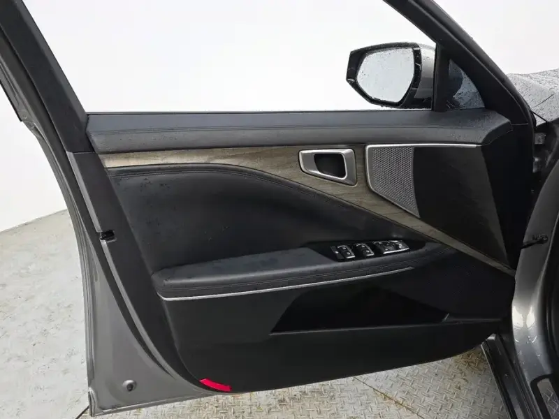 2023 Kia K8 с пробегом 23 126 км