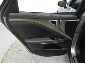 2023 Kia K8 с пробегом 23 126 км