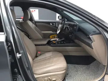 2023 Kia K8 с пробегом 39 384 км