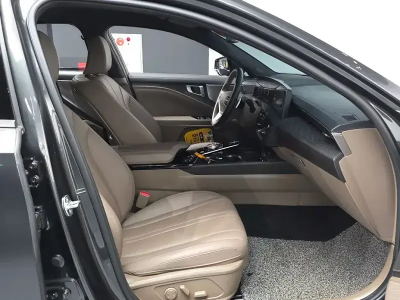2023 Kia K8 с пробегом 39 384 км