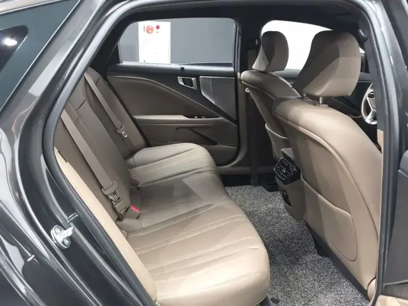 2023 Kia K8 с пробегом 39 384 км