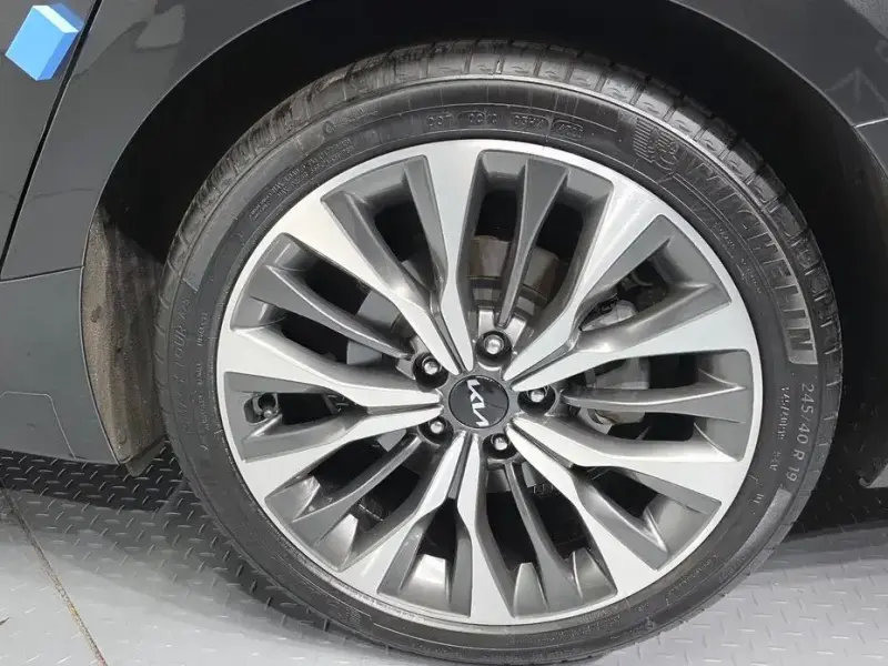 2023 Kia K8 с пробегом 39 384 км