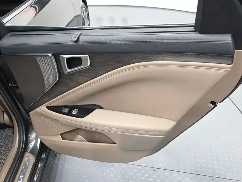 2023 Kia K8 с пробегом 39 384 км