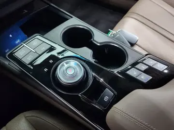 2023 Kia K8 с пробегом 13 203 км