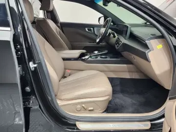2023 Kia K8 с пробегом 13 203 км