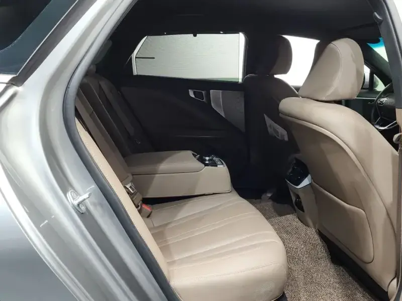 2023 Kia K8 с пробегом 46 112 км