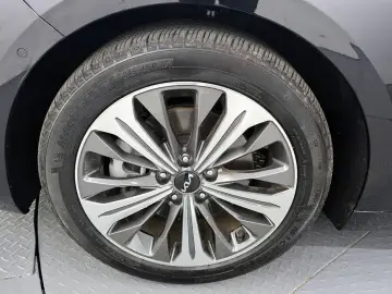 2023 Kia K8 с пробегом 51 961 км