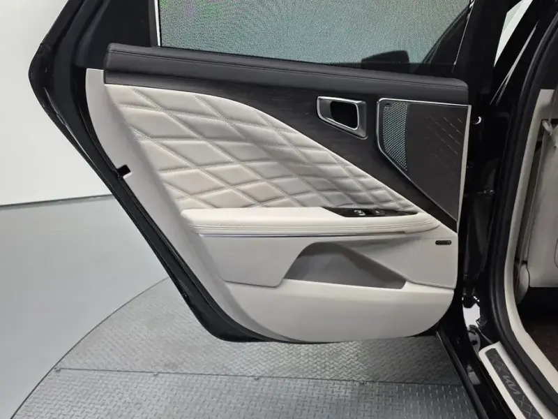 2023 Kia K8 с пробегом 80 630 км